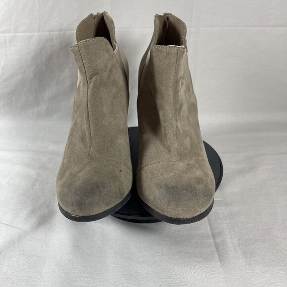 Maurices‎ Women's Taupe Grey Wedge Back Zip Ankle Boots Shoe Size 9.5 - Picture 2 of 8